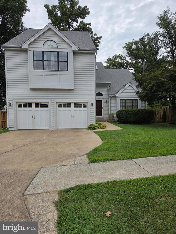6127 GLEN OAKS COURT