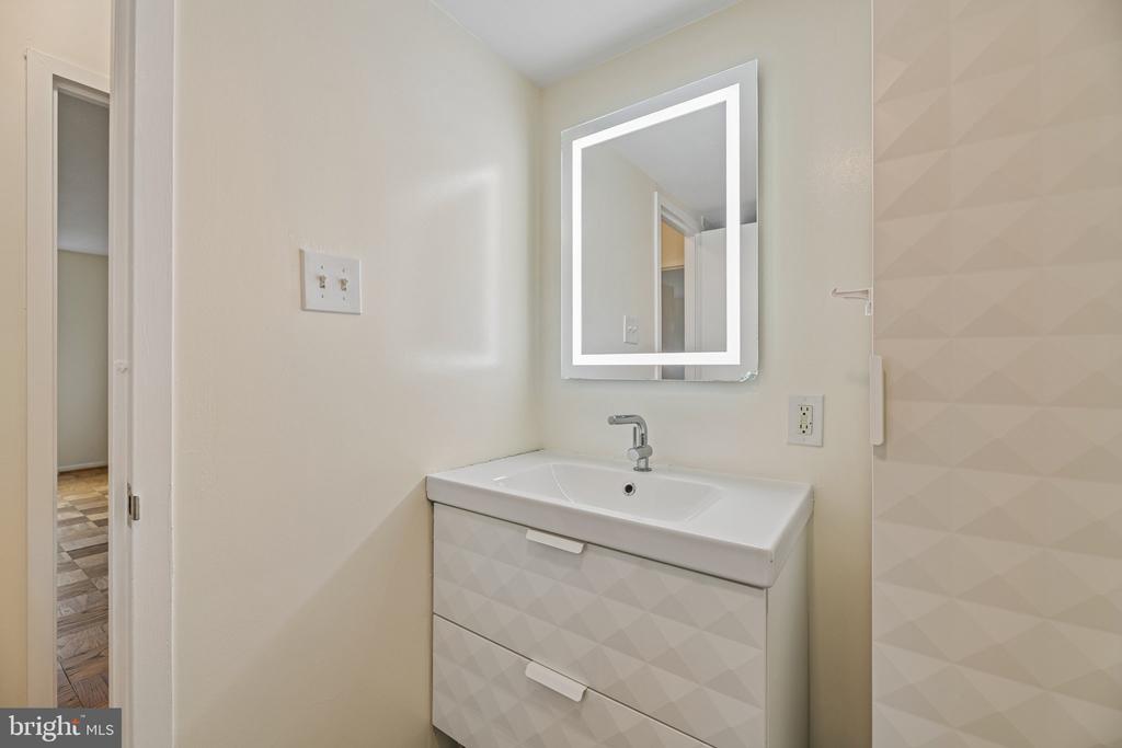 2059 HUNTINGTON AVENUE Unit: 1106