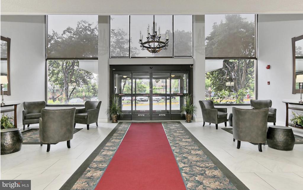 2059 HUNTINGTON AVENUE Unit: 1106