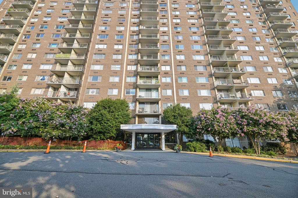 2059 HUNTINGTON AVENUE Unit: 1106