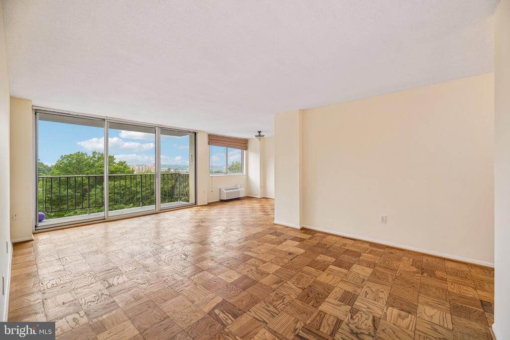 2059 HUNTINGTON AVENUE Unit: 1106