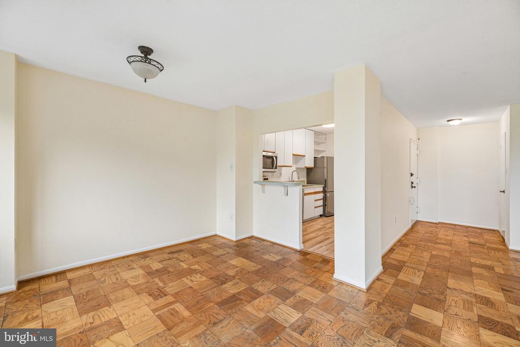 2059 HUNTINGTON AVENUE Unit: 1106