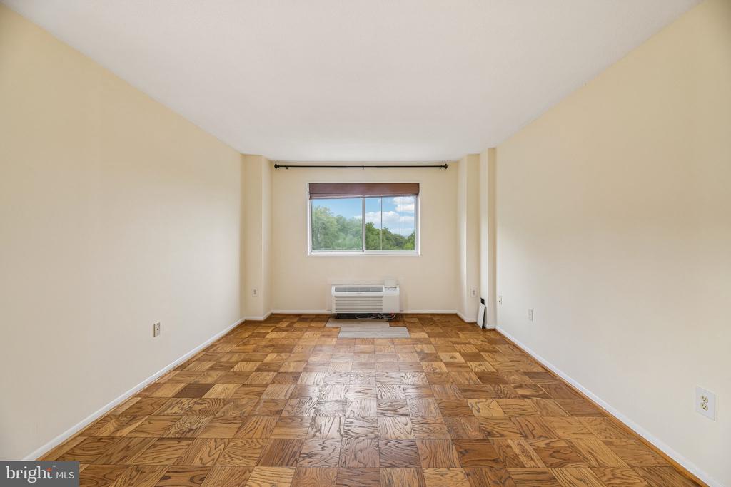 2059 HUNTINGTON AVENUE Unit: 1106