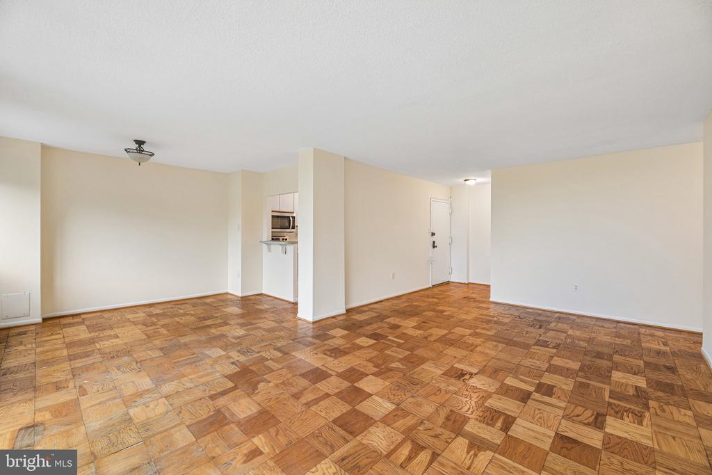 2059 HUNTINGTON AVENUE Unit: 1106