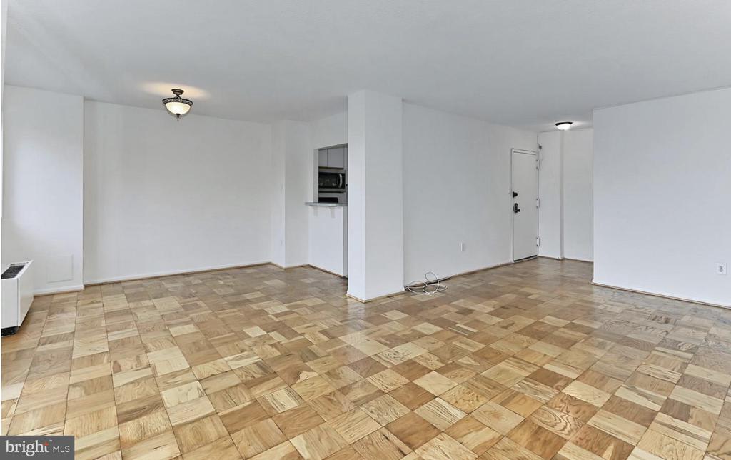 2059 HUNTINGTON AVENUE Unit: 1106