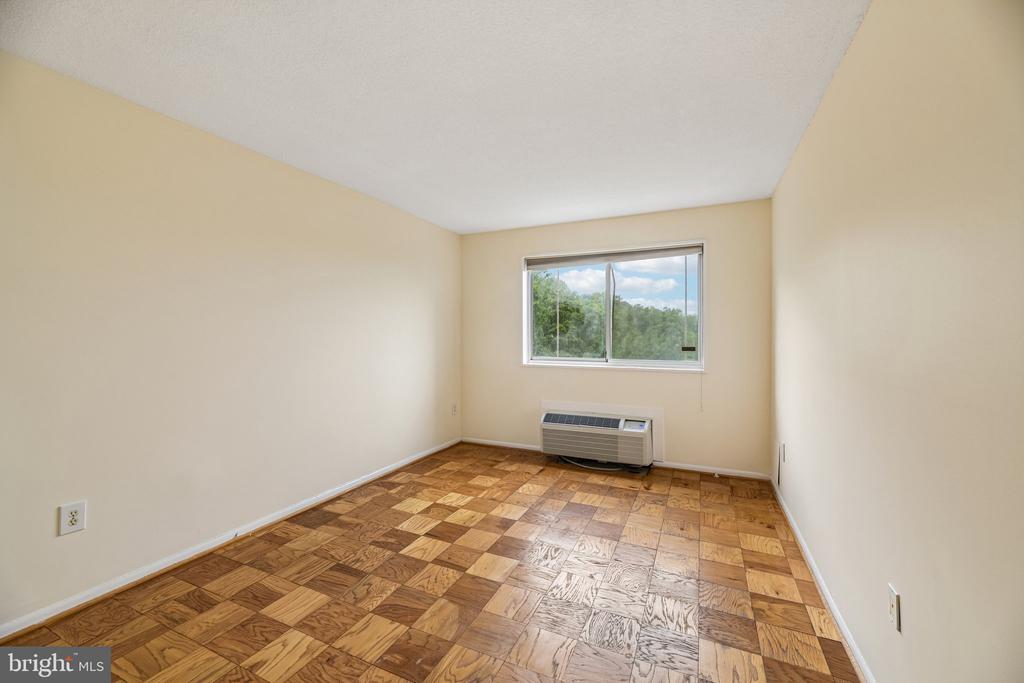 2059 HUNTINGTON AVENUE Unit: 1106