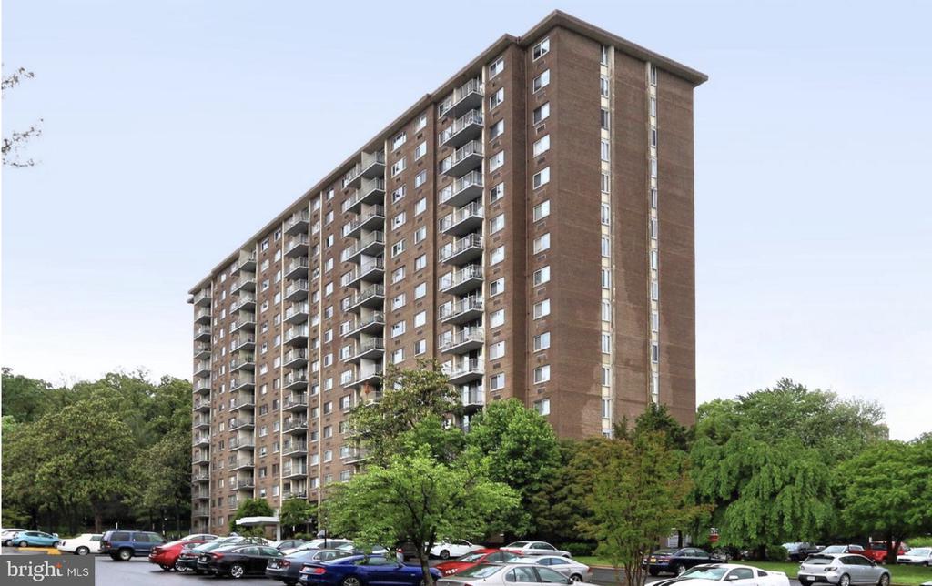 2059 HUNTINGTON AVENUE Unit: 1106