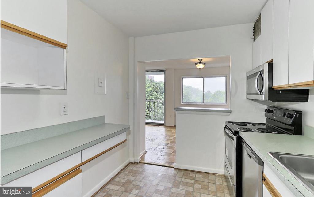 2059 HUNTINGTON AVENUE Unit: 1106