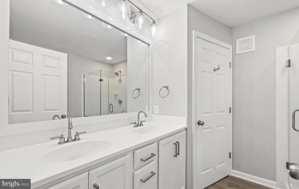 5980 KIMBERLY ANNE WAY
