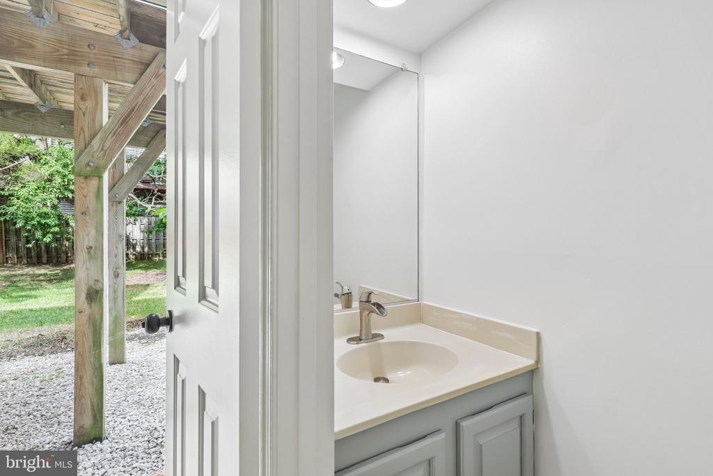 14608 FLOWER HILL COURT