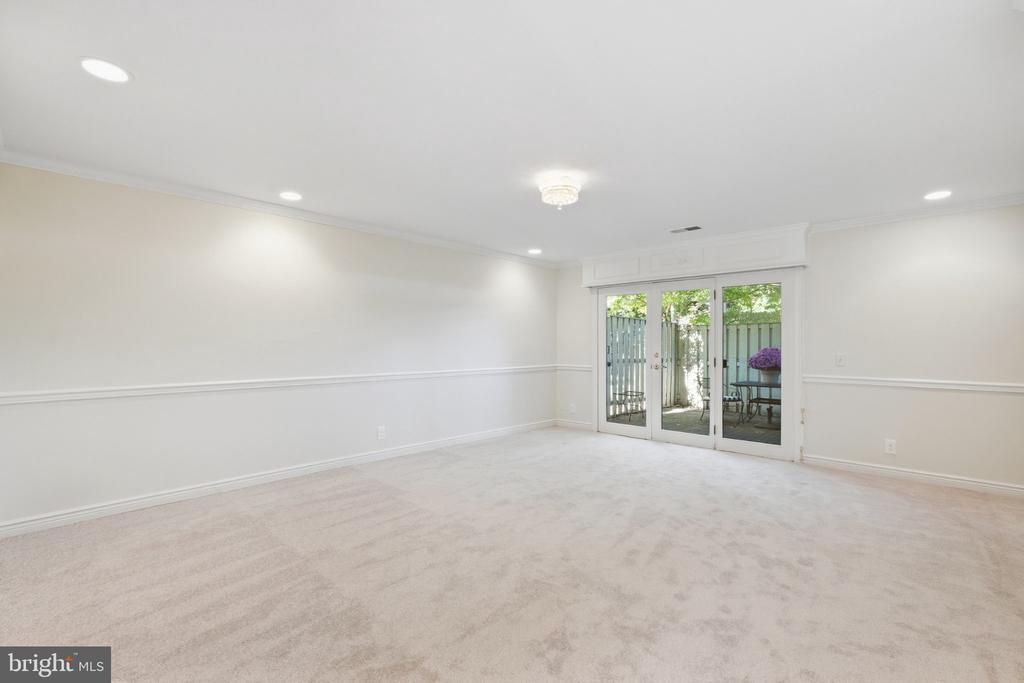 2415 GLENGYLE DRIVE Unit: 257