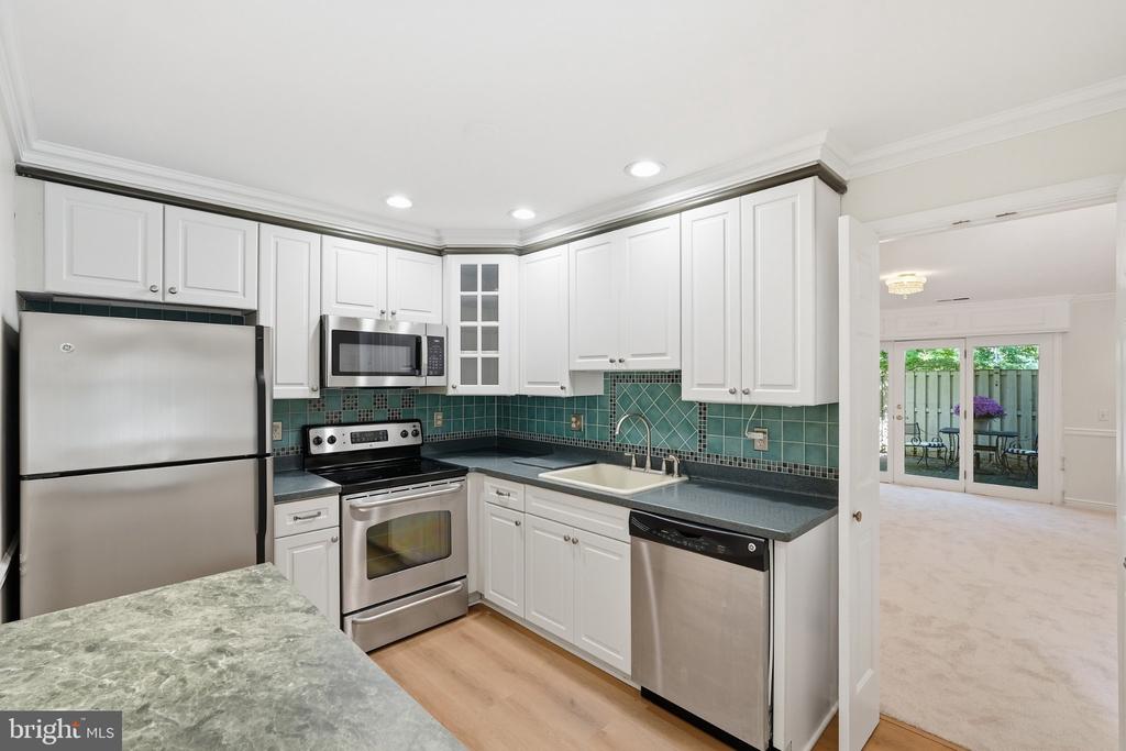 2415 GLENGYLE DRIVE Unit: 257