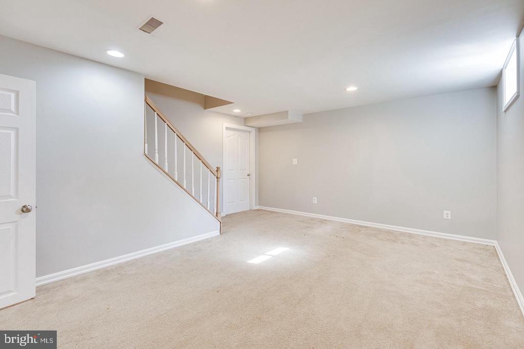 1168 TAJI COURT