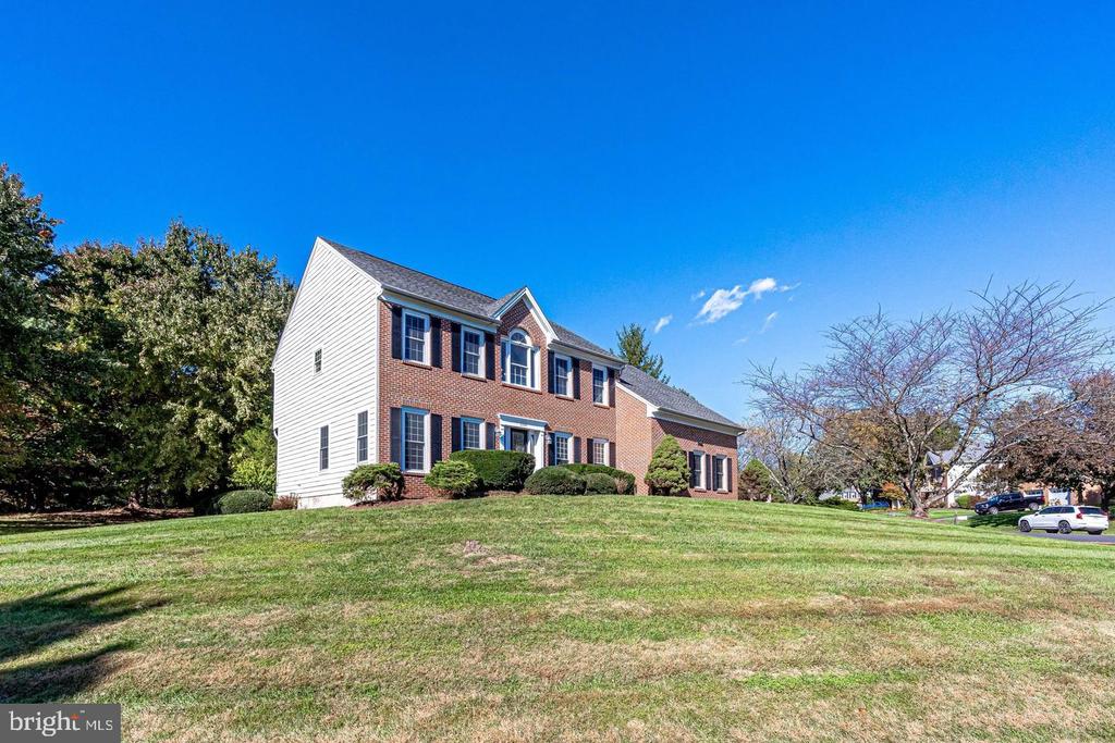 1168 TAJI COURT