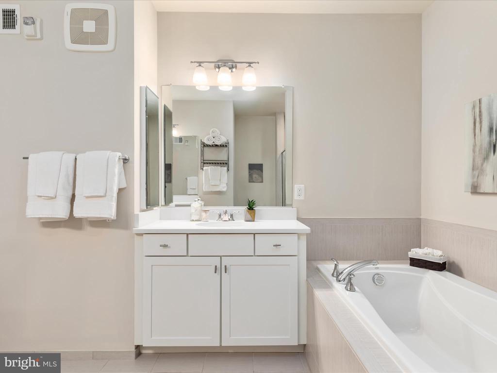 1002 RIBBON LIMESTONE TERRACE SE