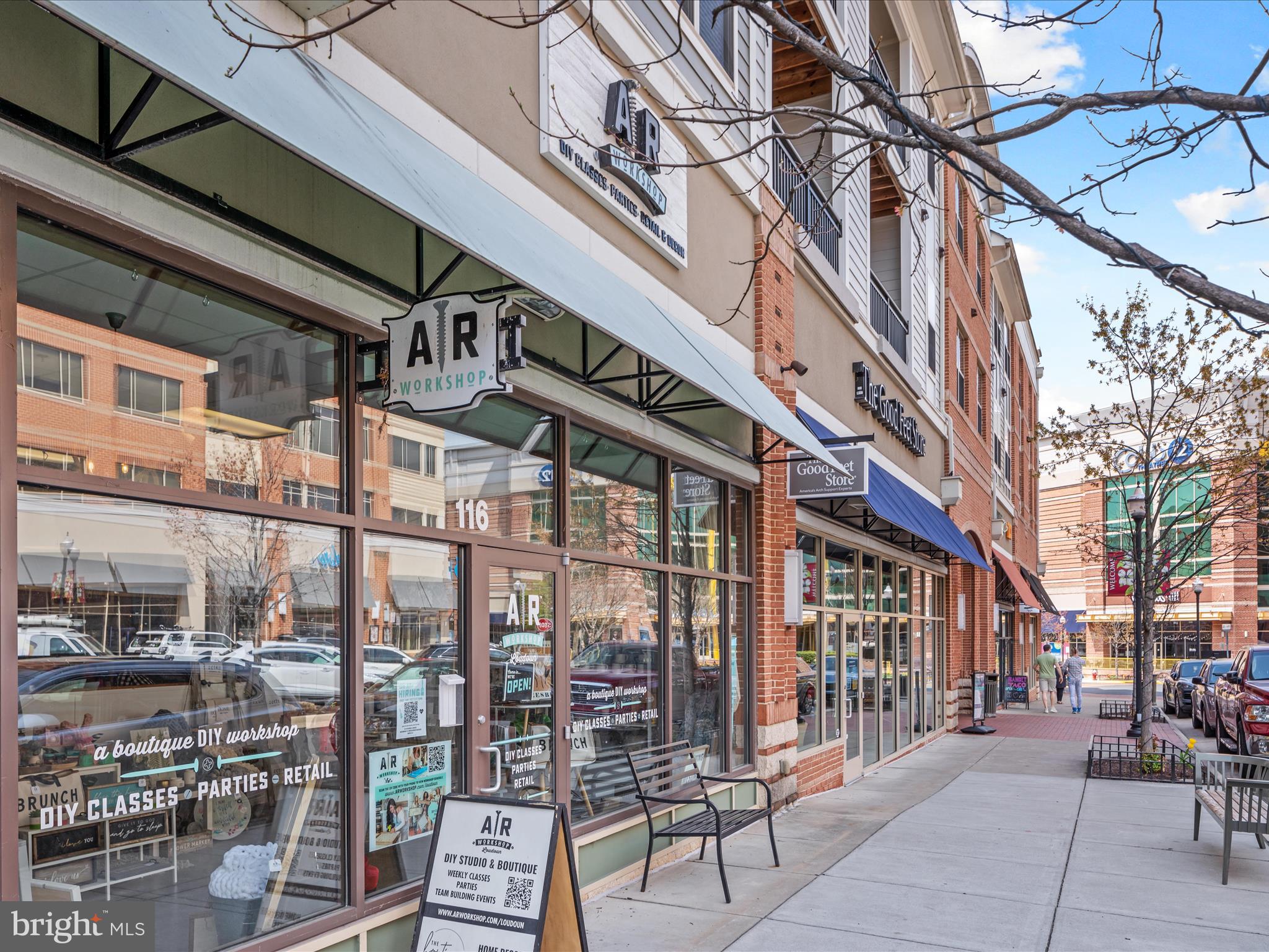 1002 RIBBON LIMESTONE TERRACE SE