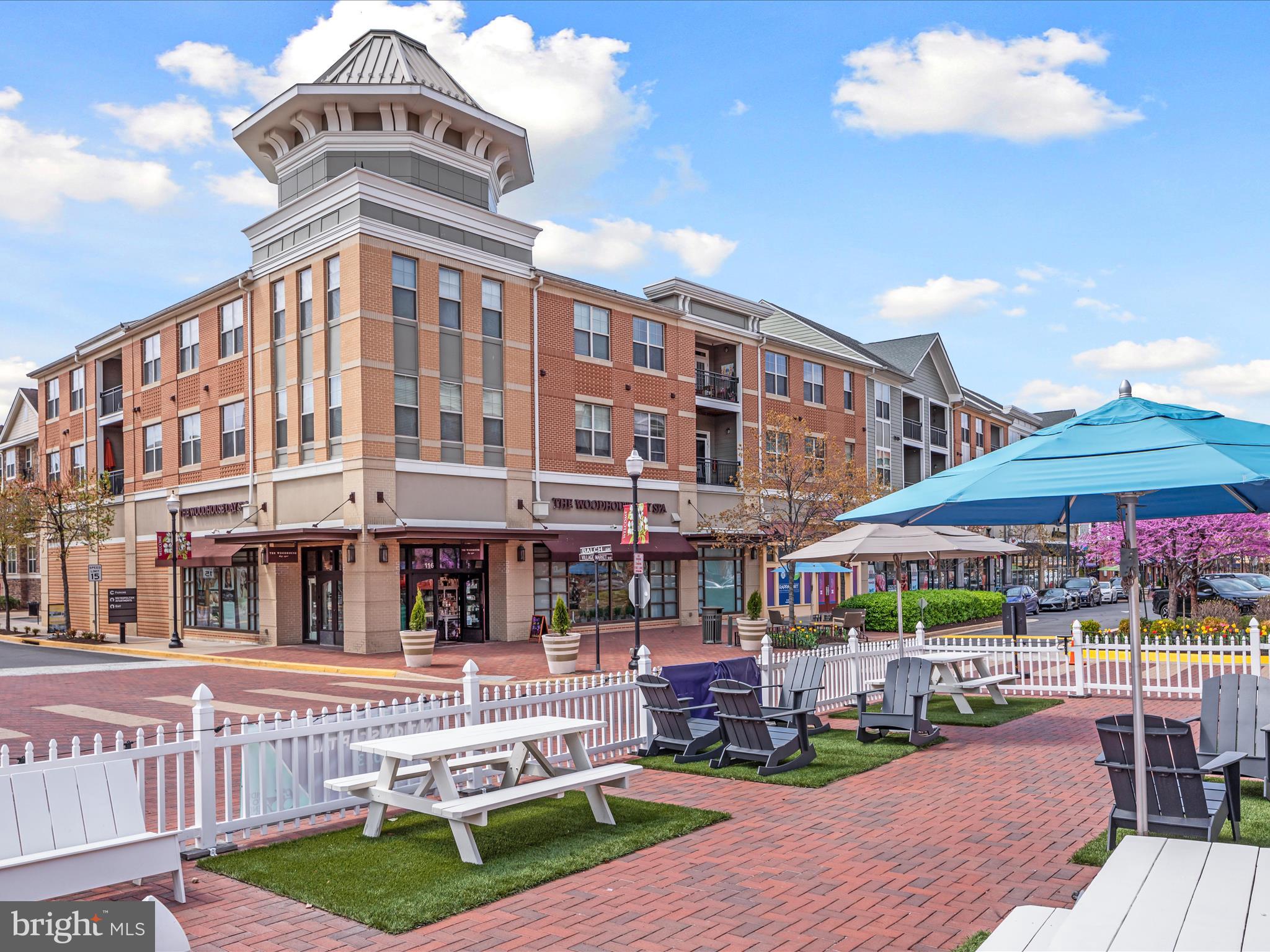 1002 RIBBON LIMESTONE TERRACE SE