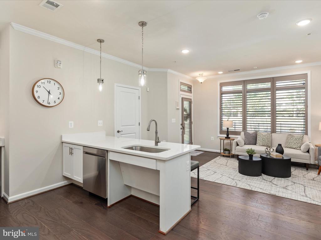 1002 RIBBON LIMESTONE TERRACE SE