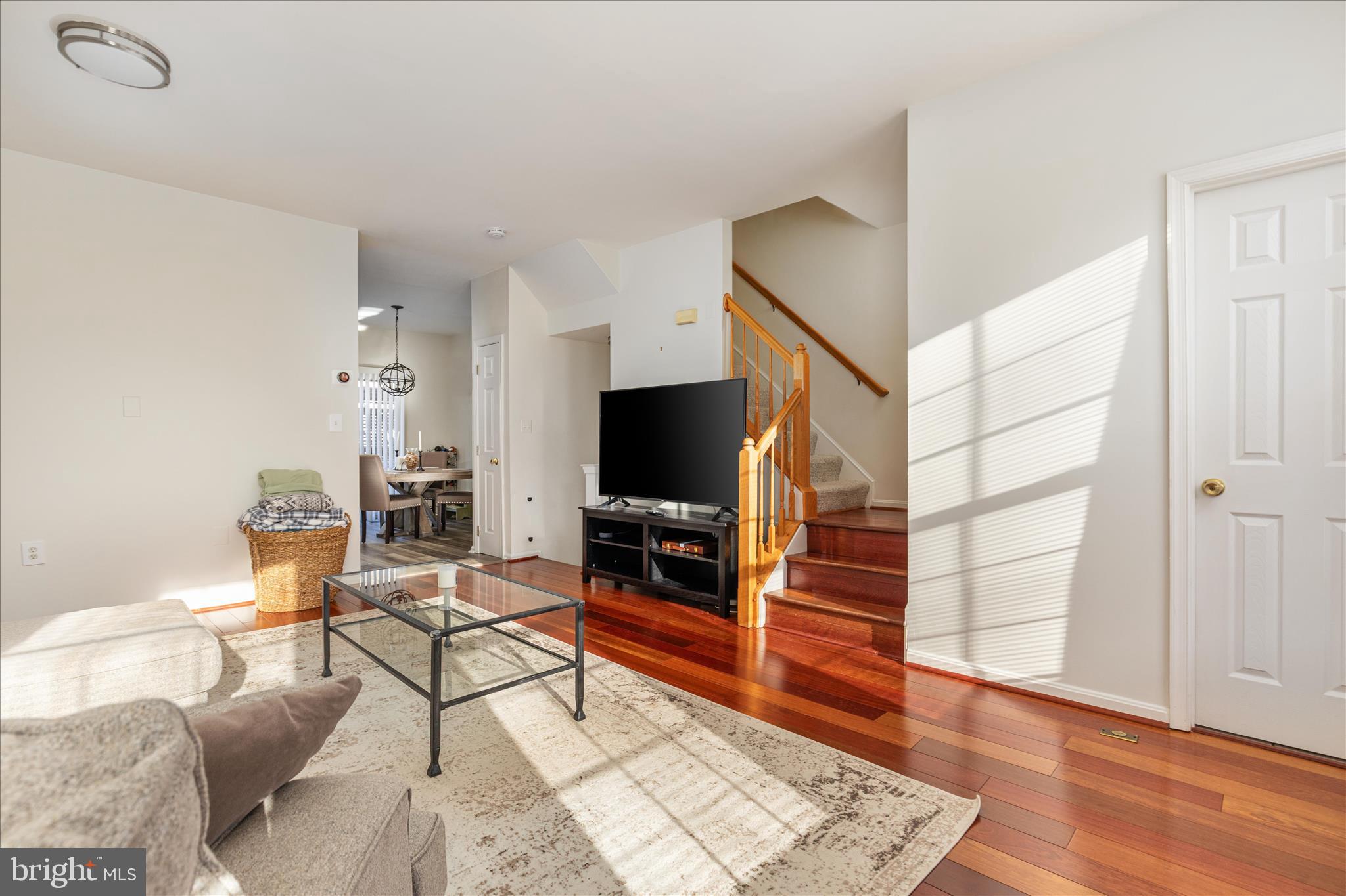 21491 RUSTY BLACKHAW SQUARE