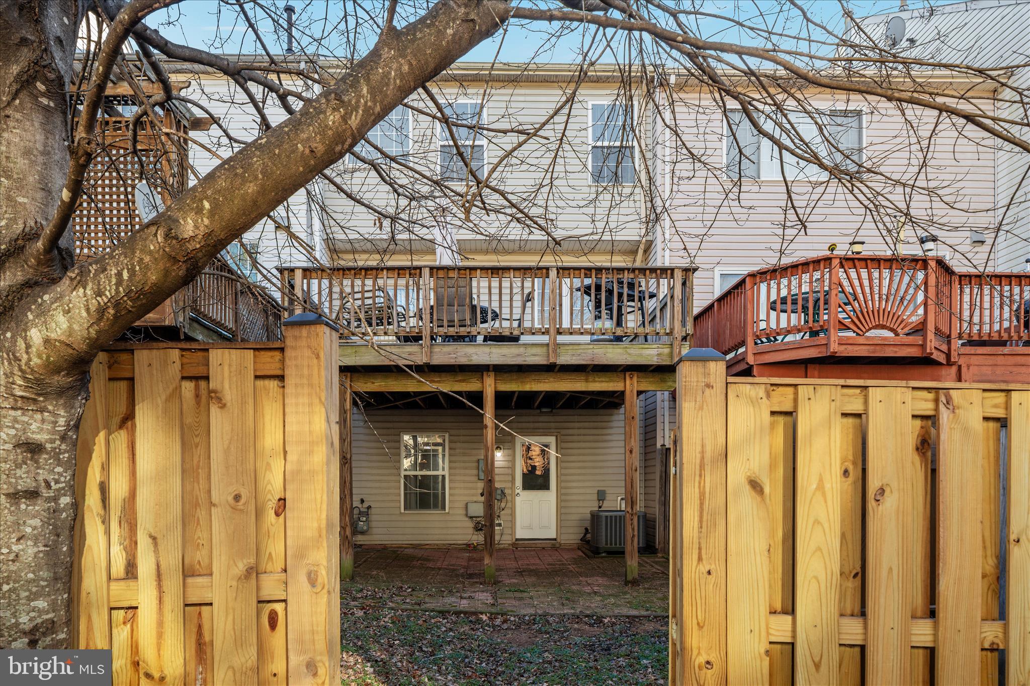 21491 RUSTY BLACKHAW SQUARE