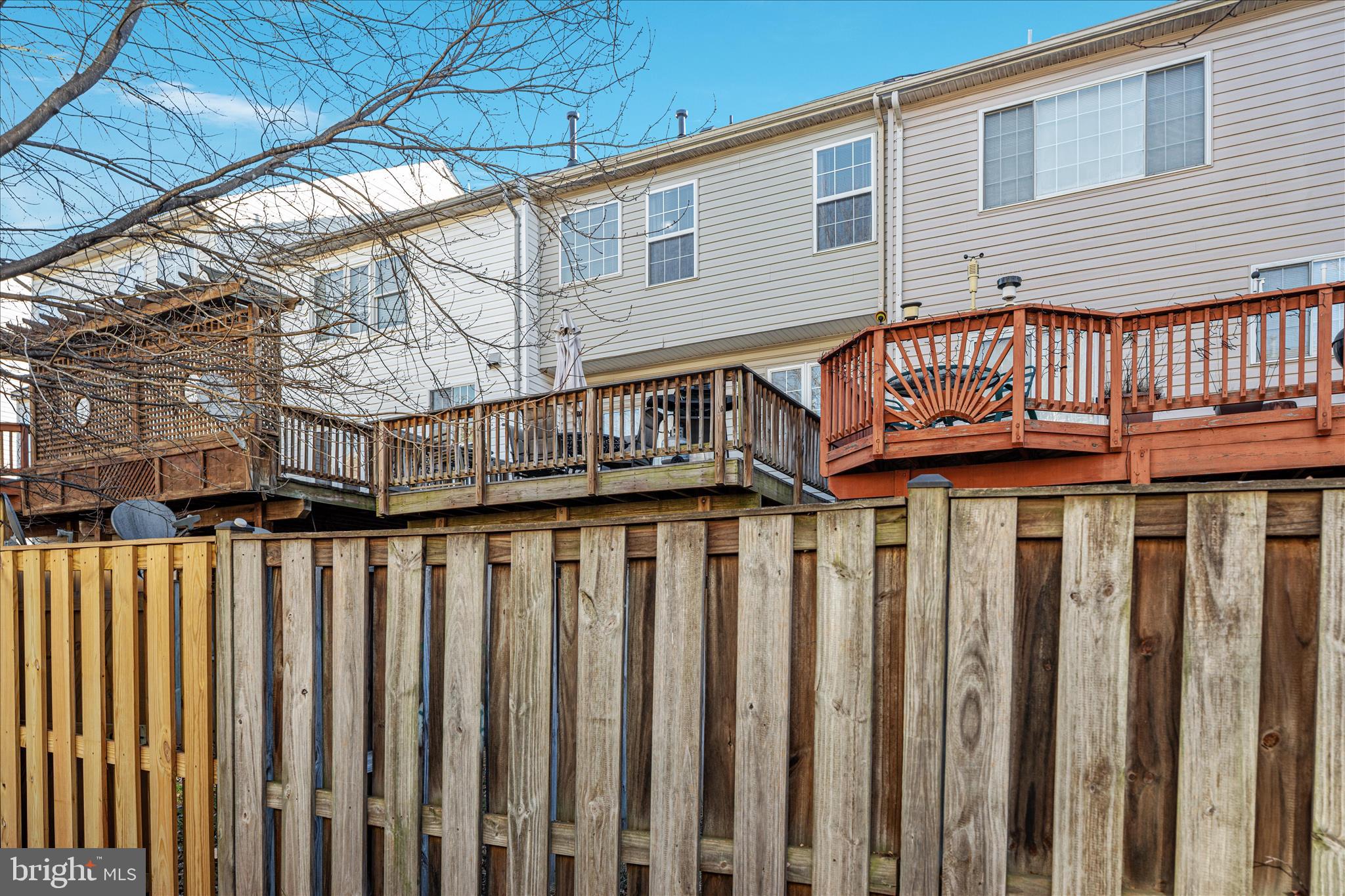 21491 RUSTY BLACKHAW SQUARE