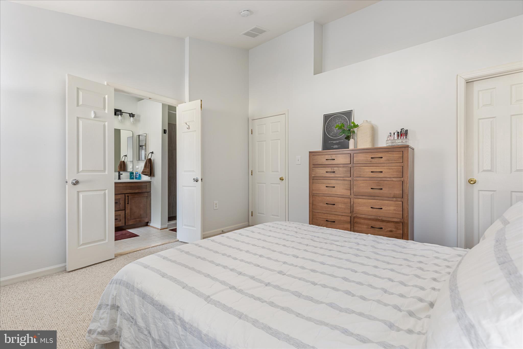 21491 RUSTY BLACKHAW SQUARE