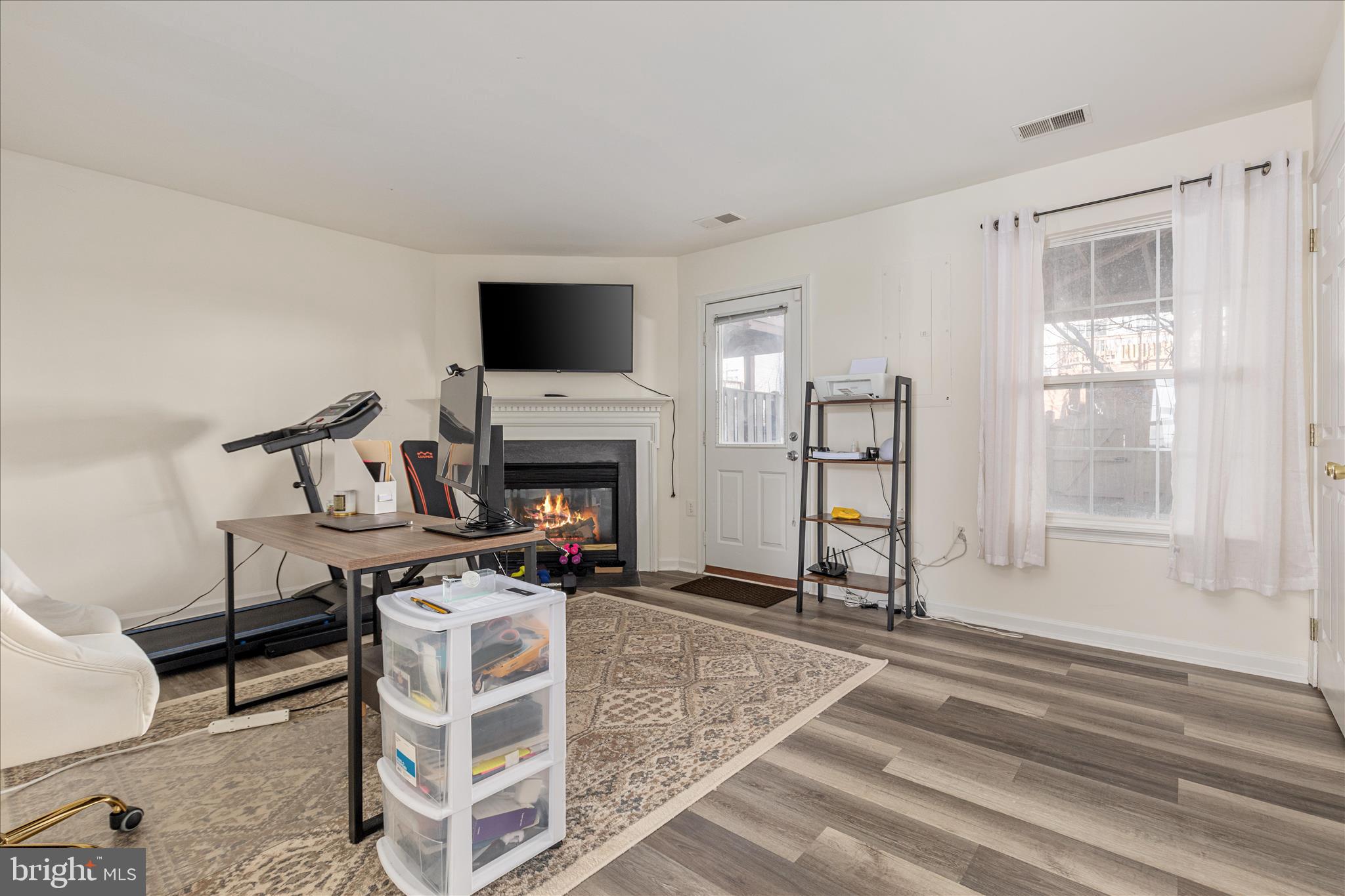 21491 RUSTY BLACKHAW SQUARE