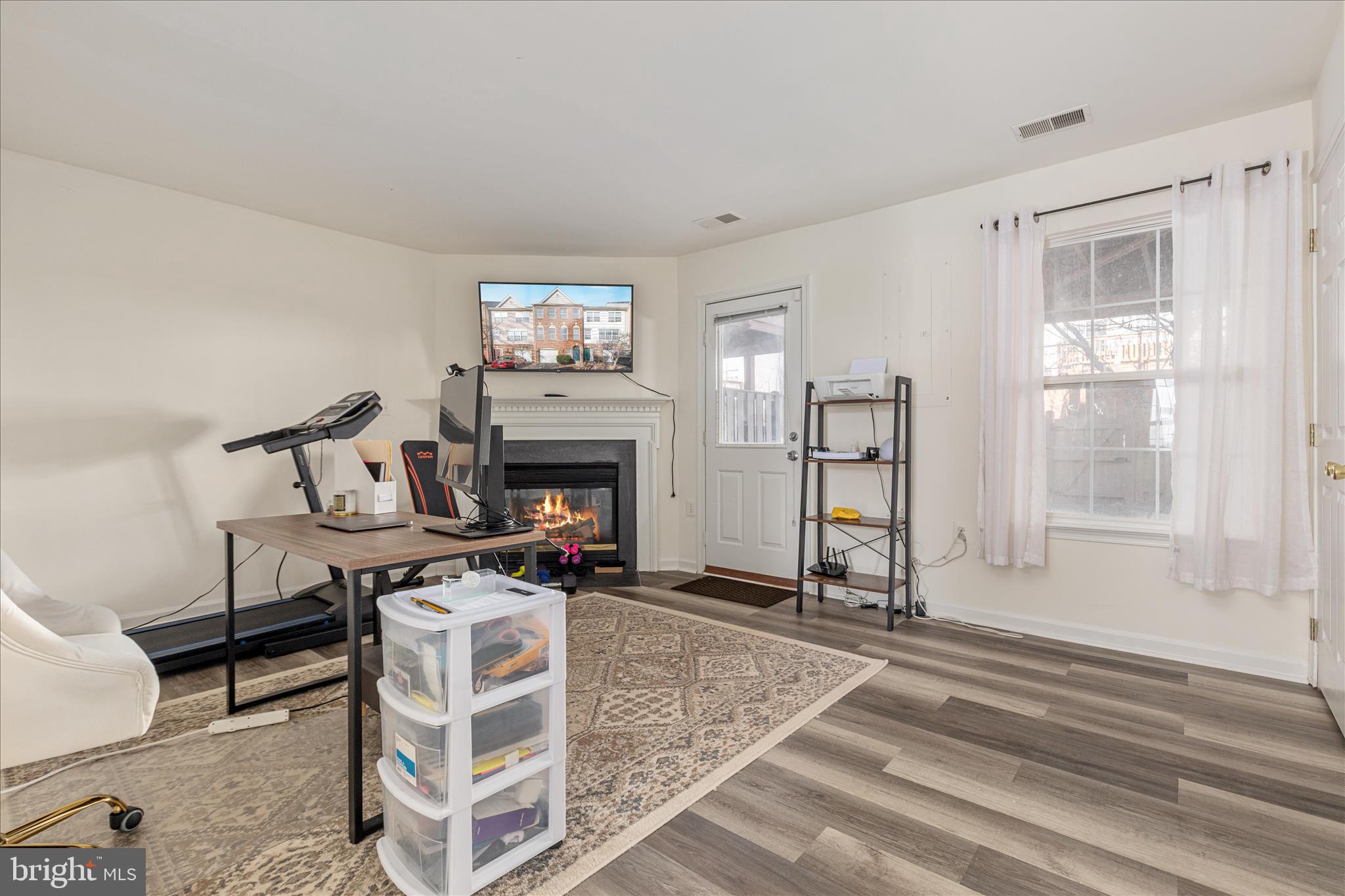 21491 RUSTY BLACKHAW SQUARE