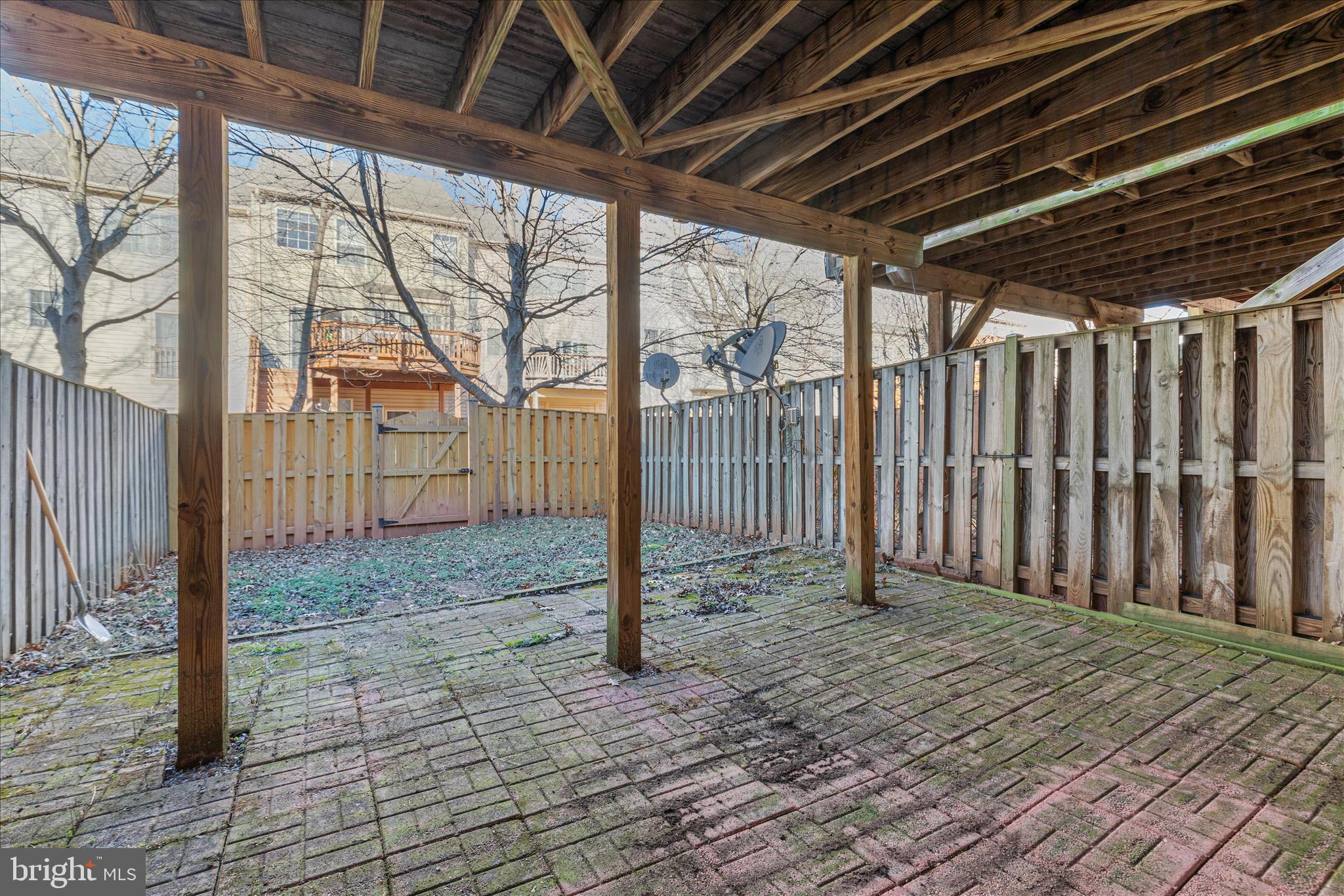 21491 RUSTY BLACKHAW SQUARE