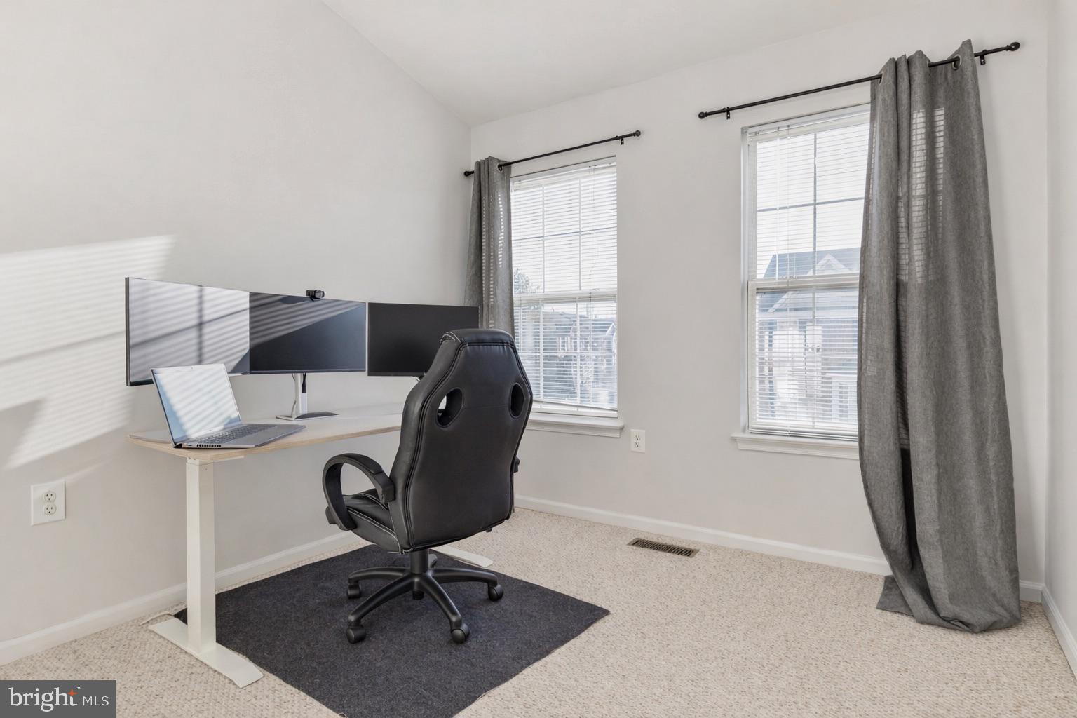 21491 RUSTY BLACKHAW SQUARE