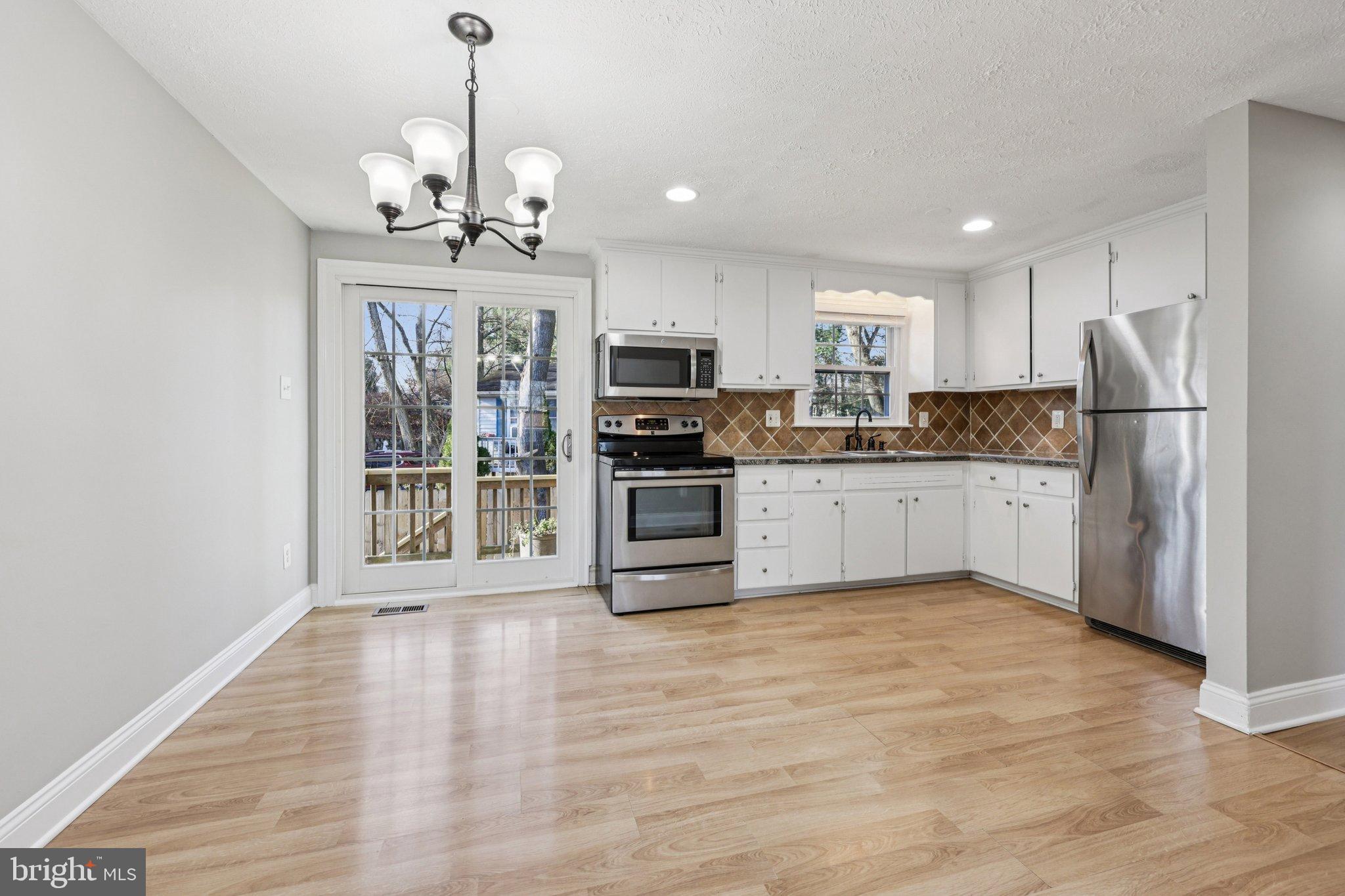 546 ROCKBRIDGE DRIVE SE