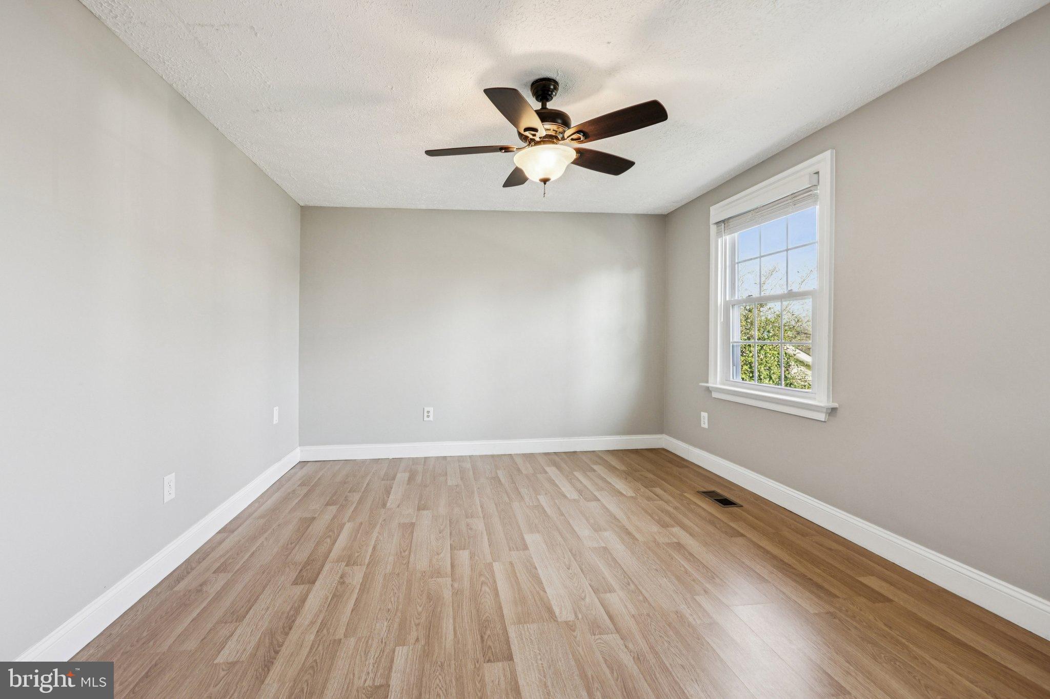 546 ROCKBRIDGE DRIVE SE