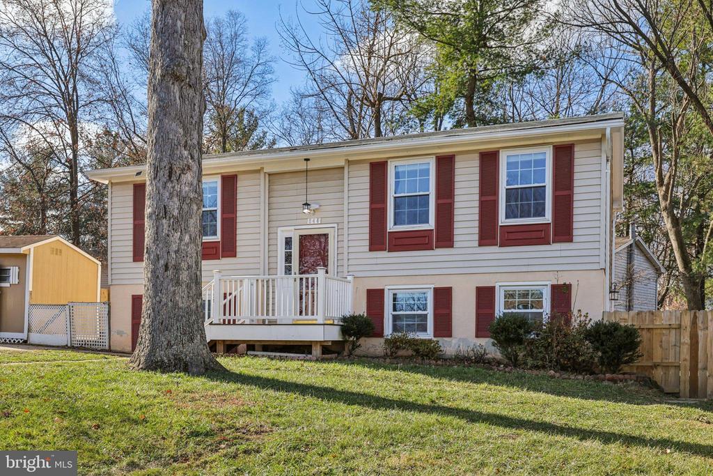 546 ROCKBRIDGE DRIVE SE