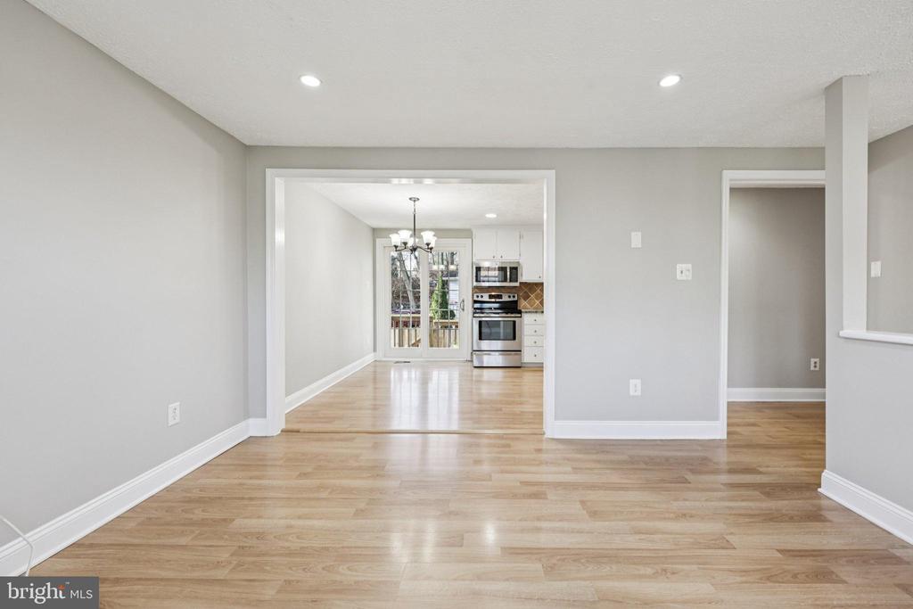 546 ROCKBRIDGE DRIVE SE
