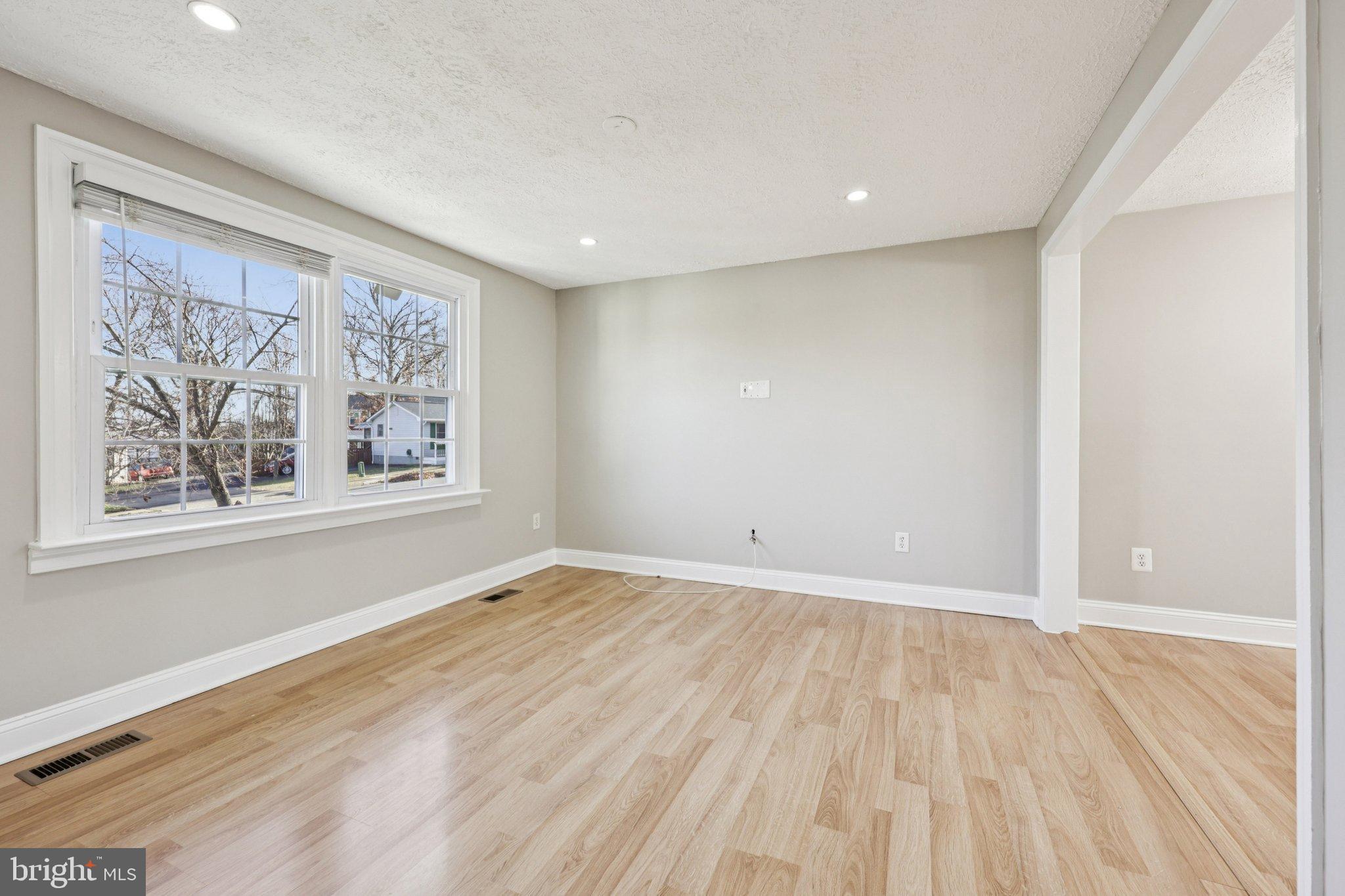 546 ROCKBRIDGE DRIVE SE