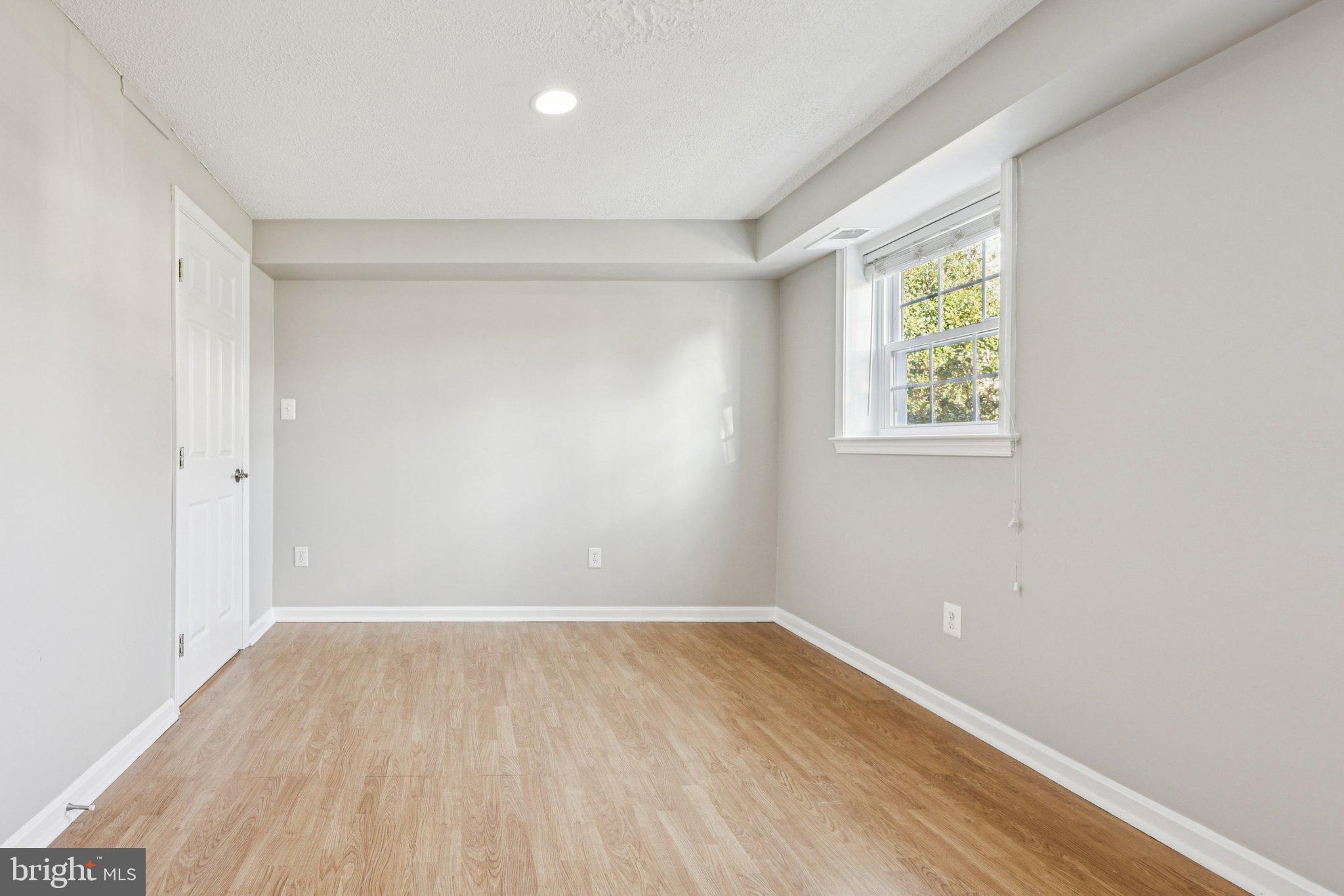 546 ROCKBRIDGE DRIVE SE