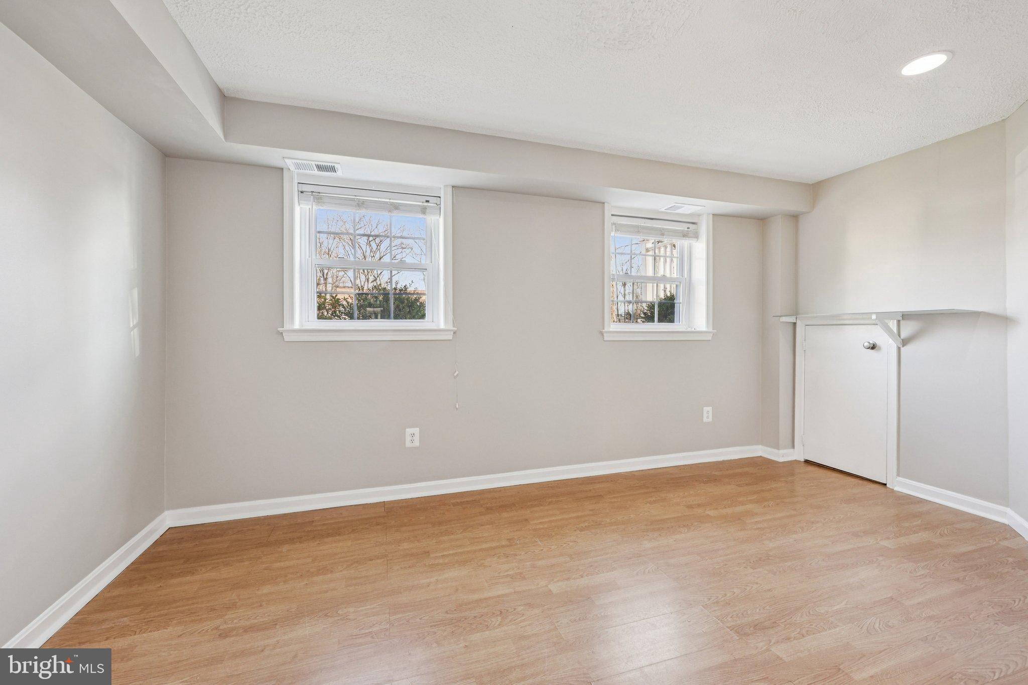 546 ROCKBRIDGE DRIVE SE