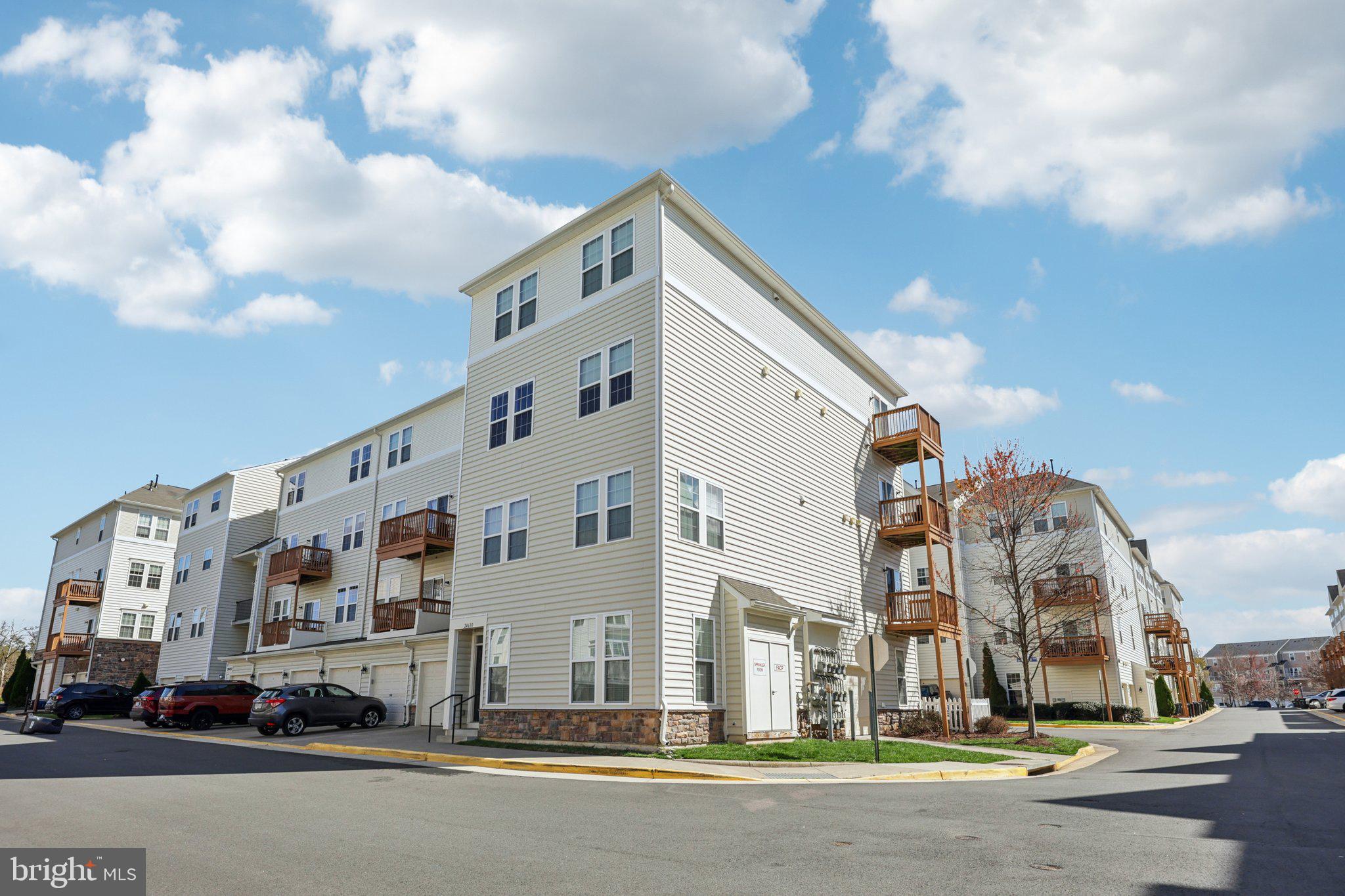 24628 BYRNE MEADOW SQUARE 303