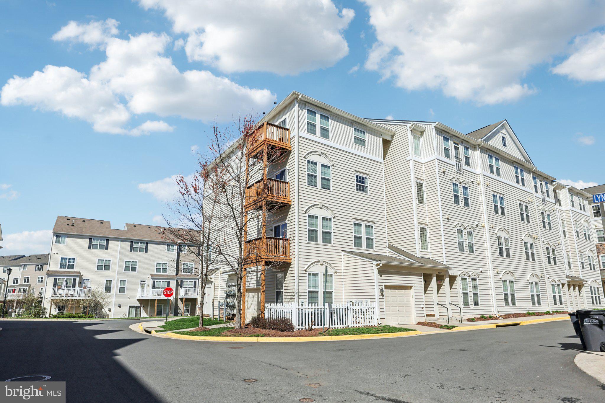 24628 BYRNE MEADOW SQUARE 303