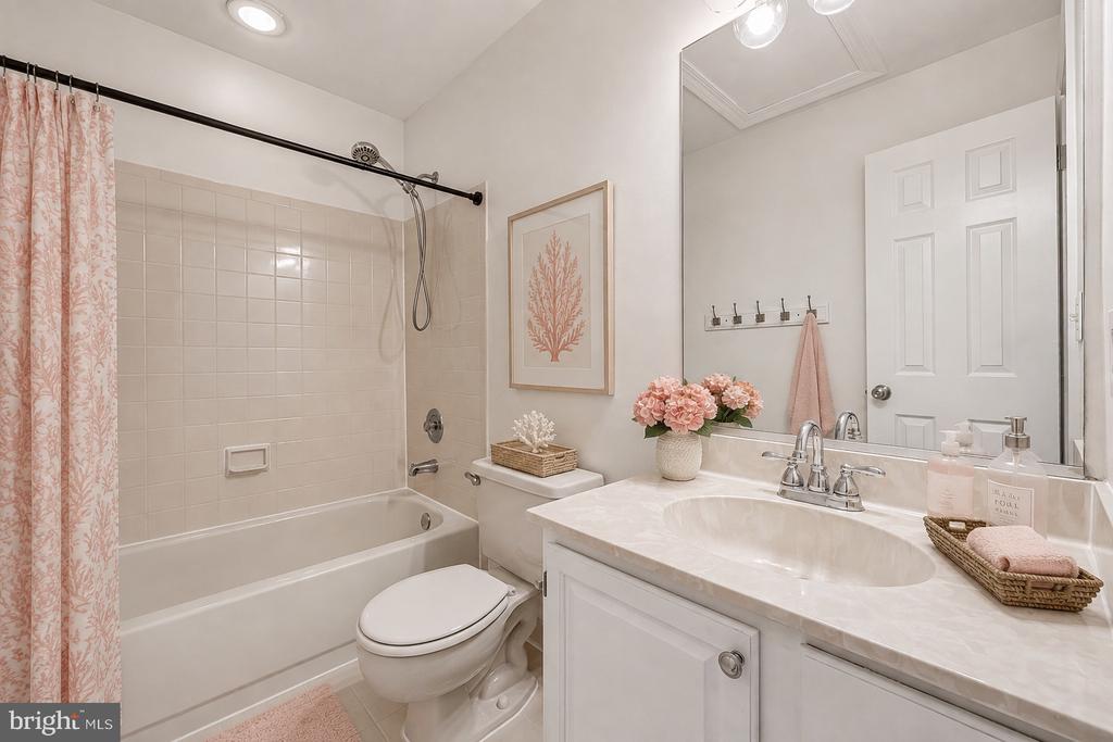 21208 HEDGEROW TERRACE