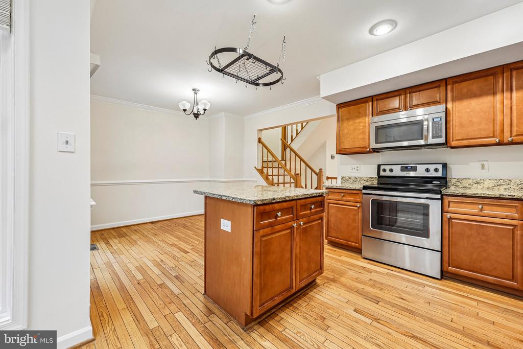21208 HEDGEROW TERRACE