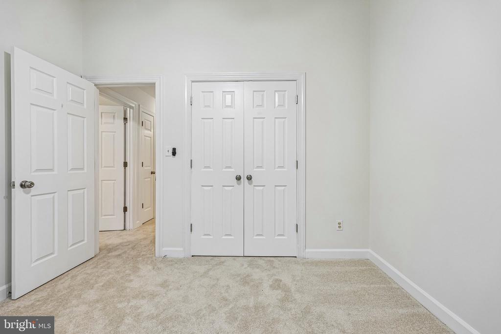 21208 HEDGEROW TERRACE