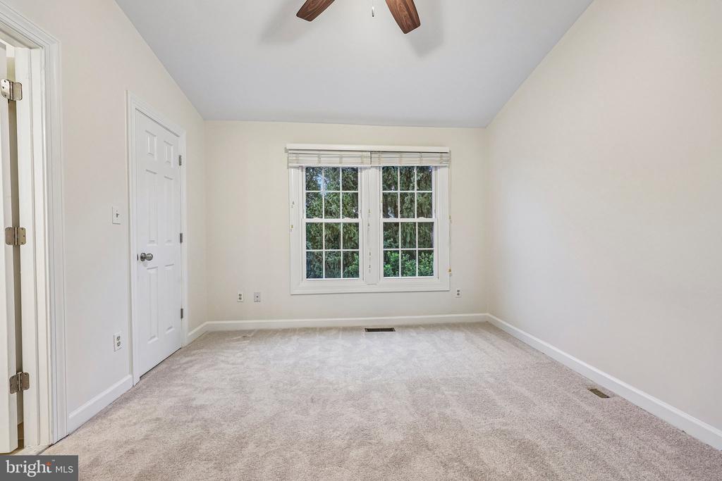 21208 HEDGEROW TERRACE