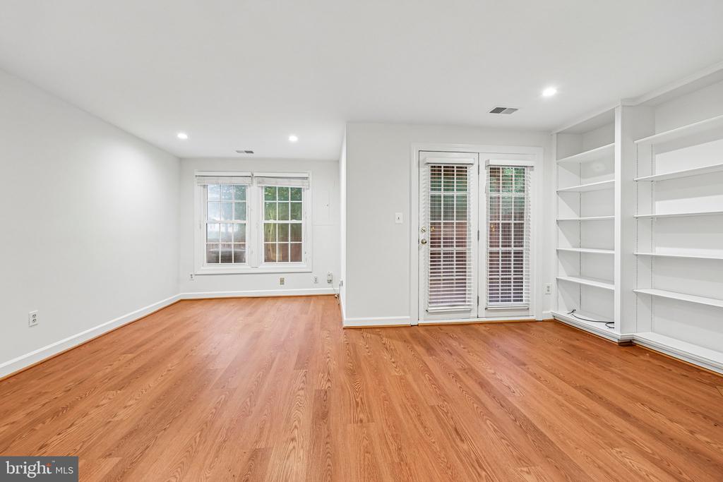 21208 HEDGEROW TERRACE