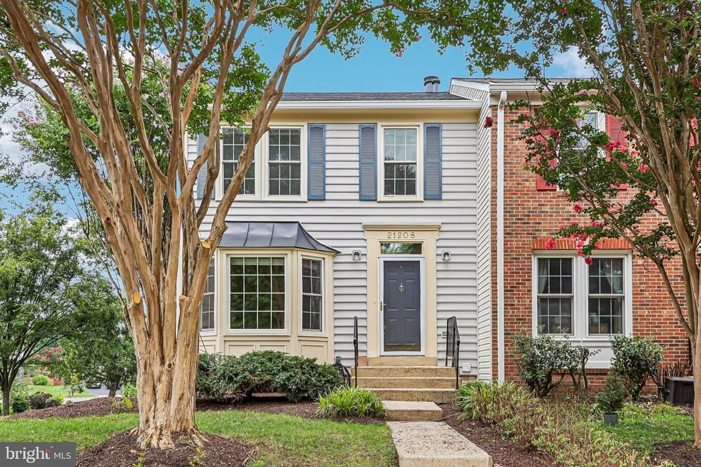 21208 HEDGEROW TERRACE