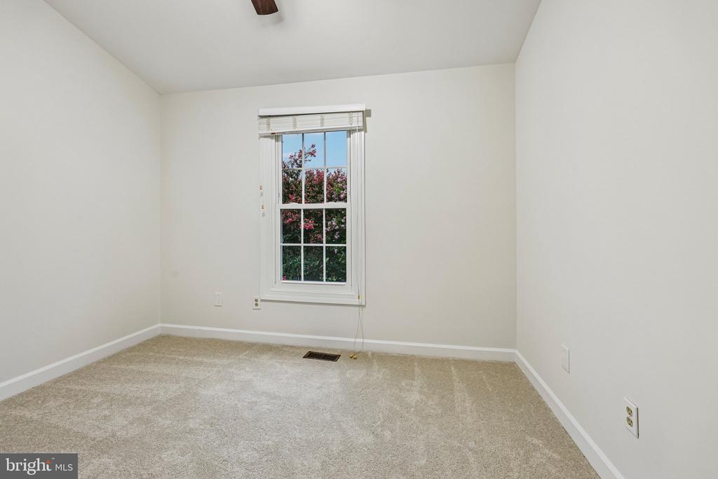 21208 HEDGEROW TERRACE