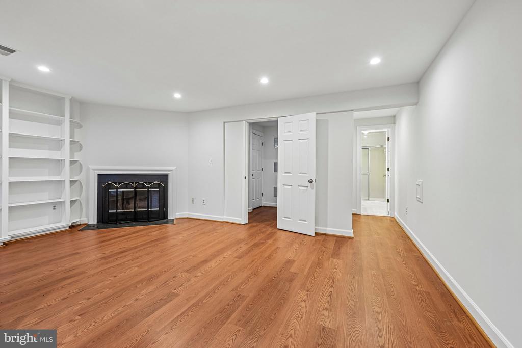 21208 HEDGEROW TERRACE