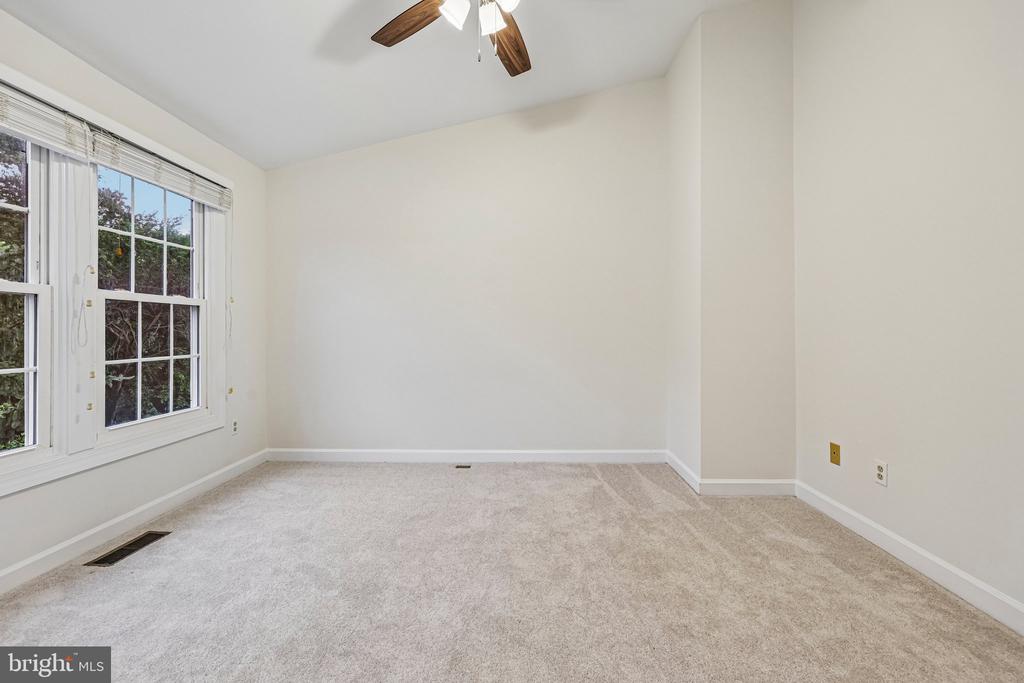 21208 HEDGEROW TERRACE