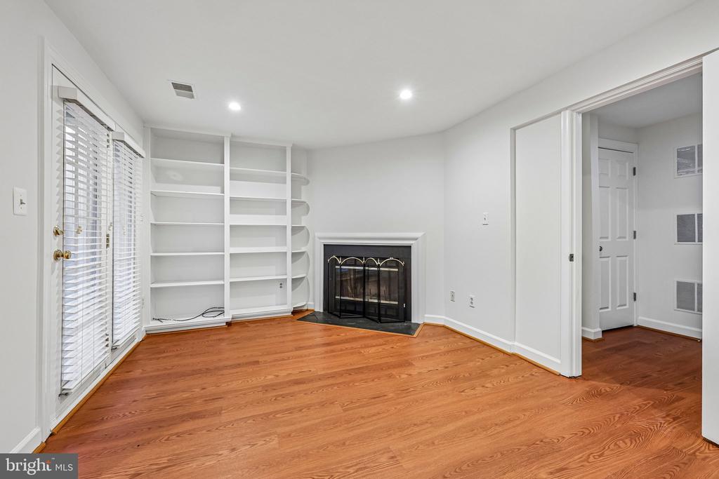 21208 HEDGEROW TERRACE
