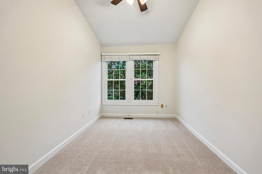 21208 HEDGEROW TERRACE